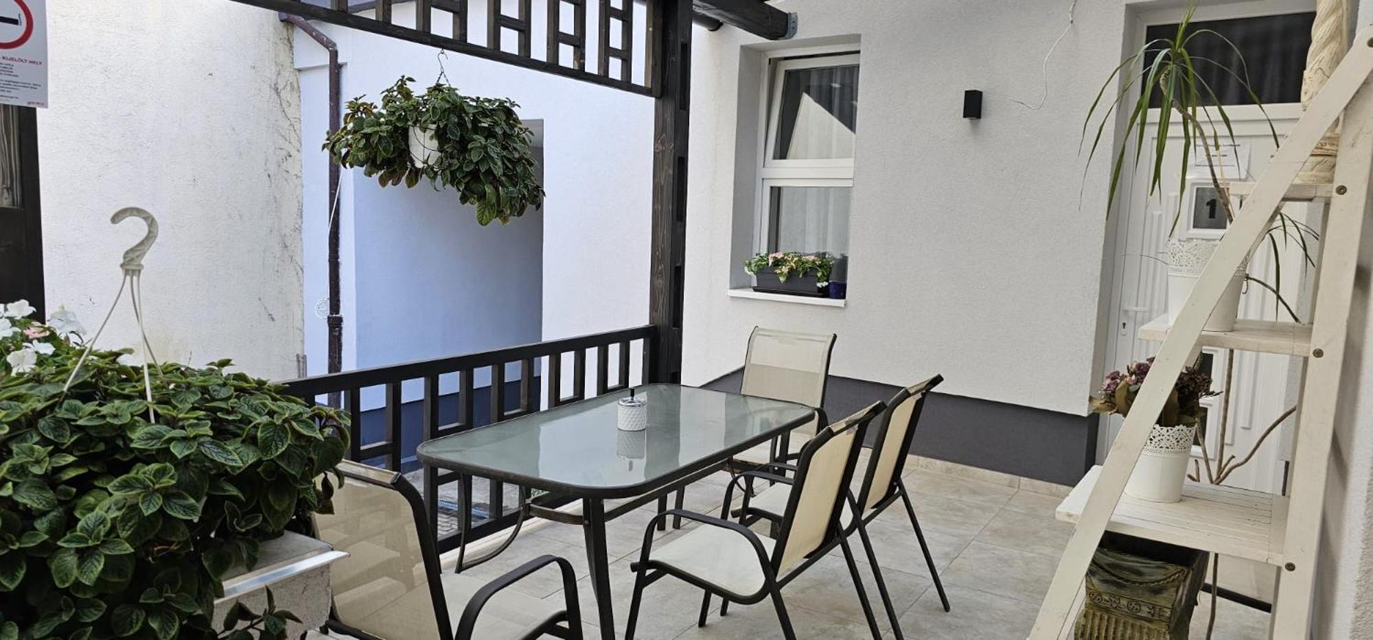 Peterfia Boutique Apartments Debrecen Exteriör bild